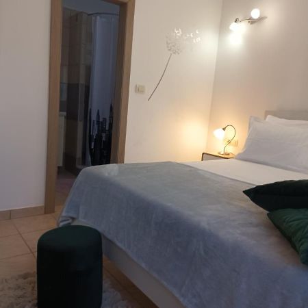 Villa Kuca Za Odmor Maka à Kučiće Extérieur photo