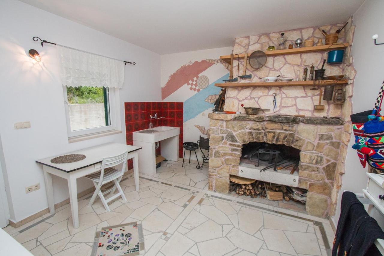 Villa Kuca Za Odmor Maka à Kučiće Extérieur photo