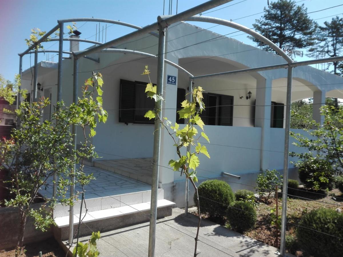 Villa Kuca Za Odmor Maka à Kučiće Extérieur photo