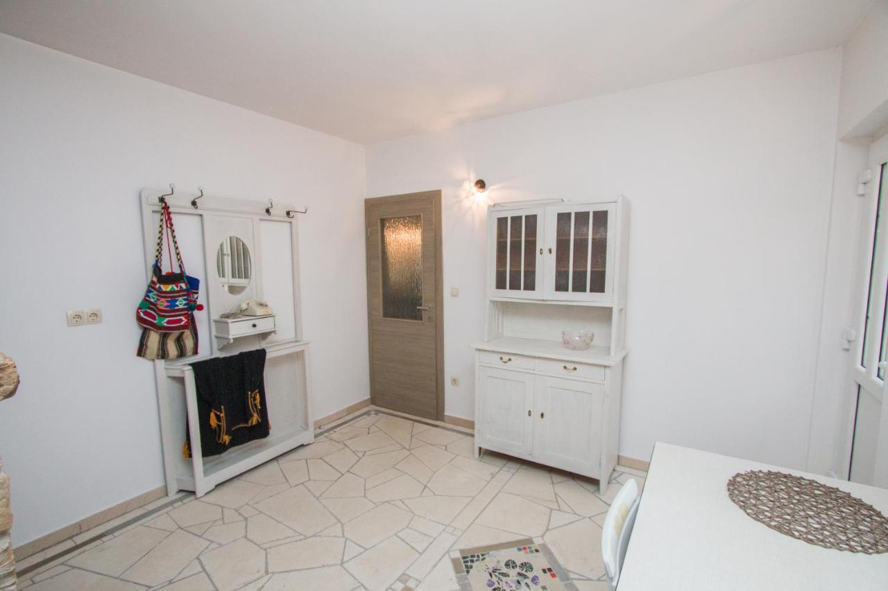 Villa Kuca Za Odmor Maka à Kučiće Extérieur photo
