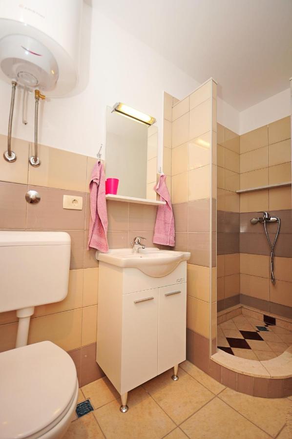 Villa Kuca Za Odmor Maka à Kučiće Extérieur photo