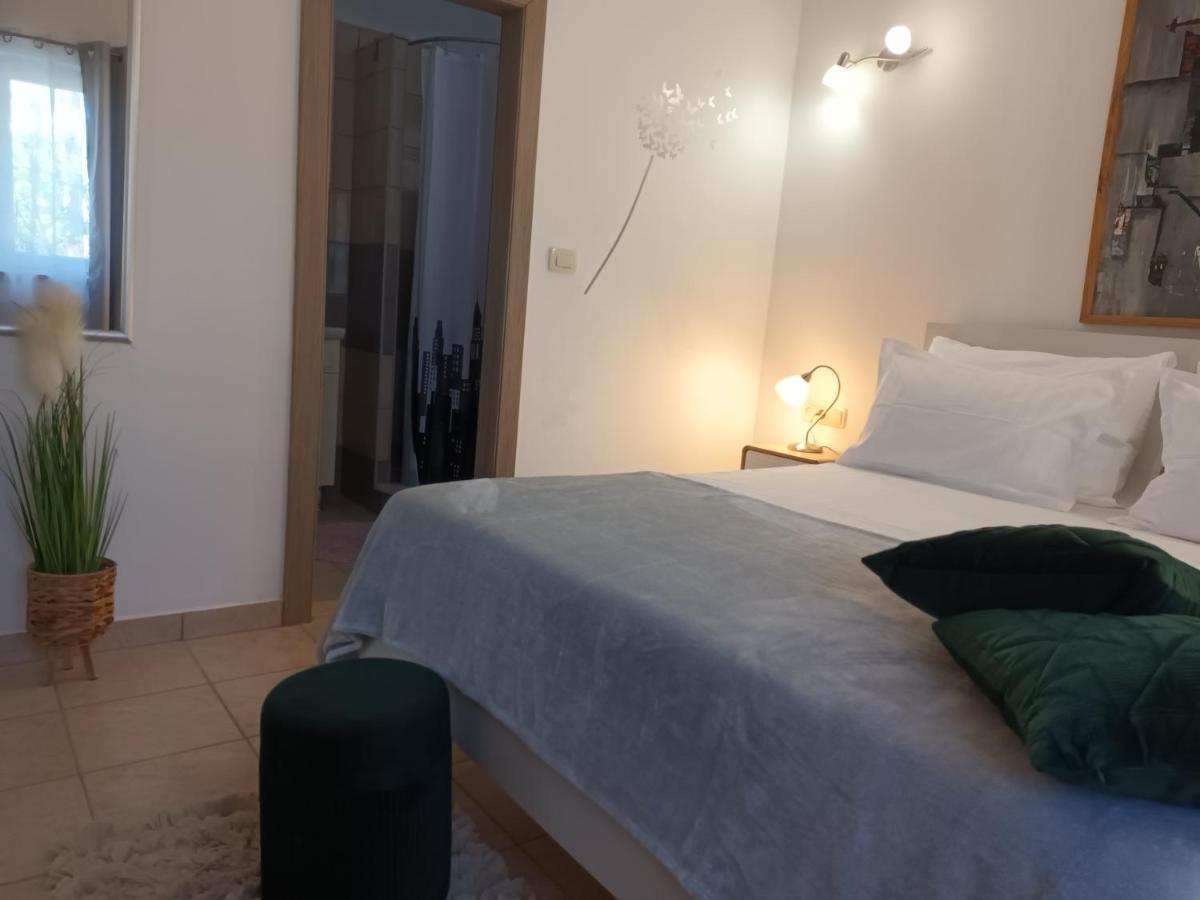 Villa Kuca Za Odmor Maka à Kučiće Extérieur photo