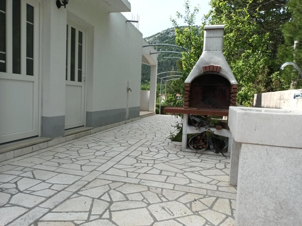 Villa Kuca Za Odmor Maka à Kučiće Extérieur photo