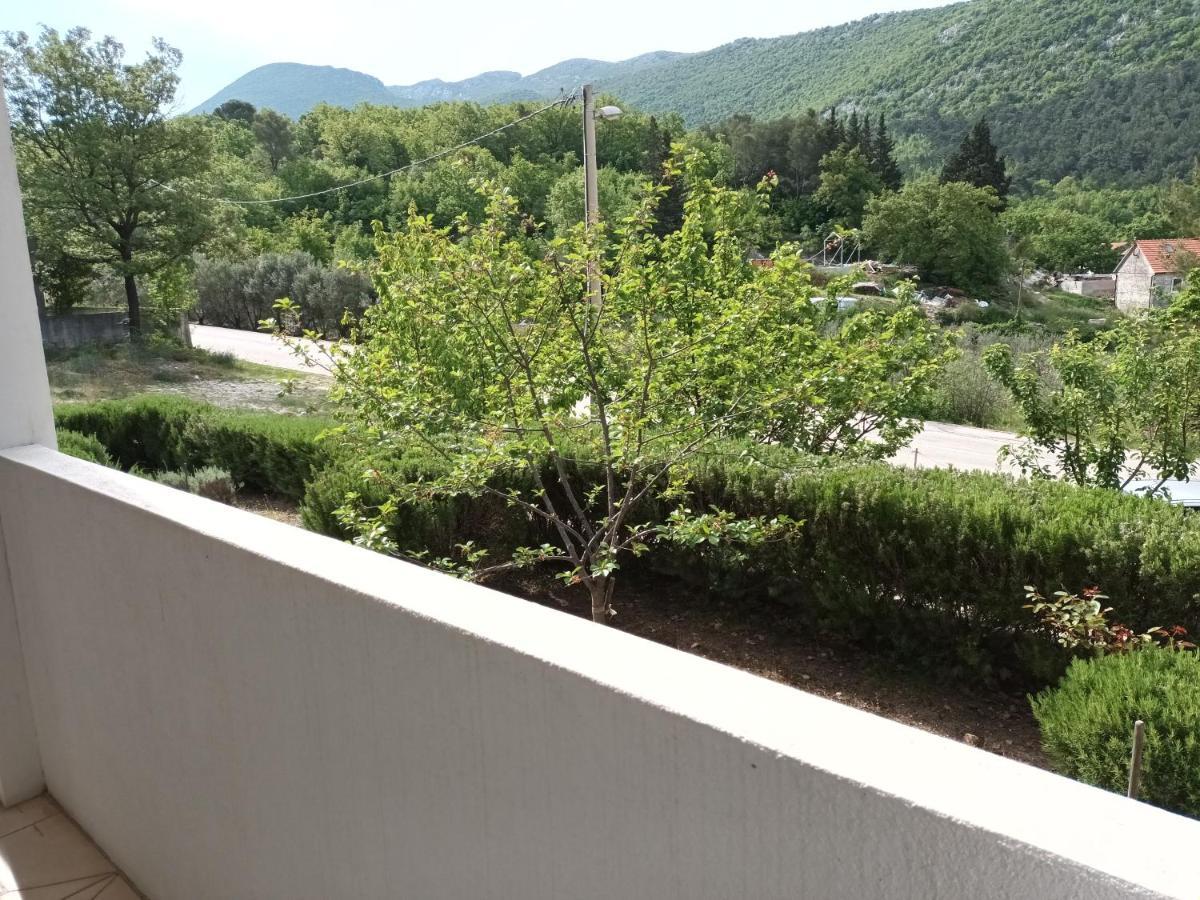 Villa Kuca Za Odmor Maka à Kučiće Extérieur photo